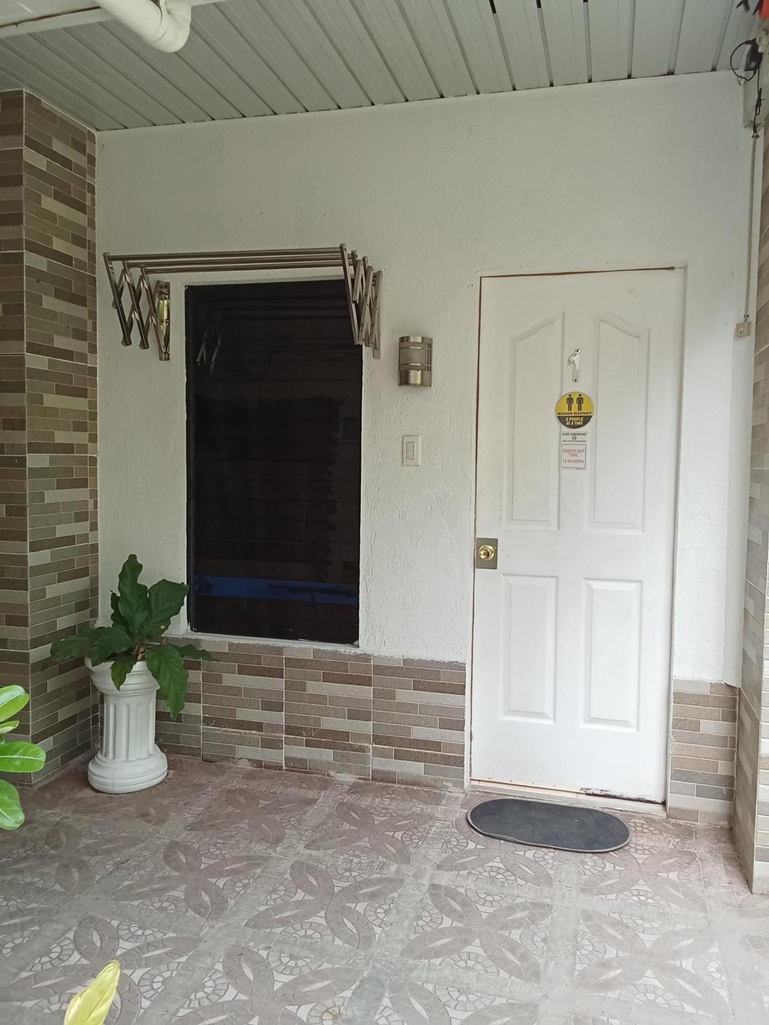 Yoo Darius' Residences Moalboal Bagian luar foto