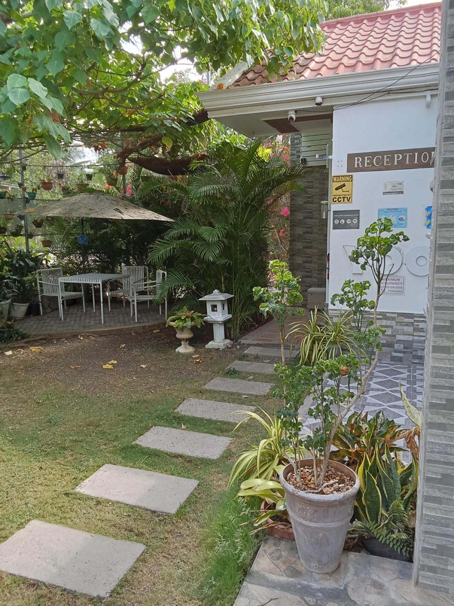 Yoo Darius' Residences Moalboal Bagian luar foto